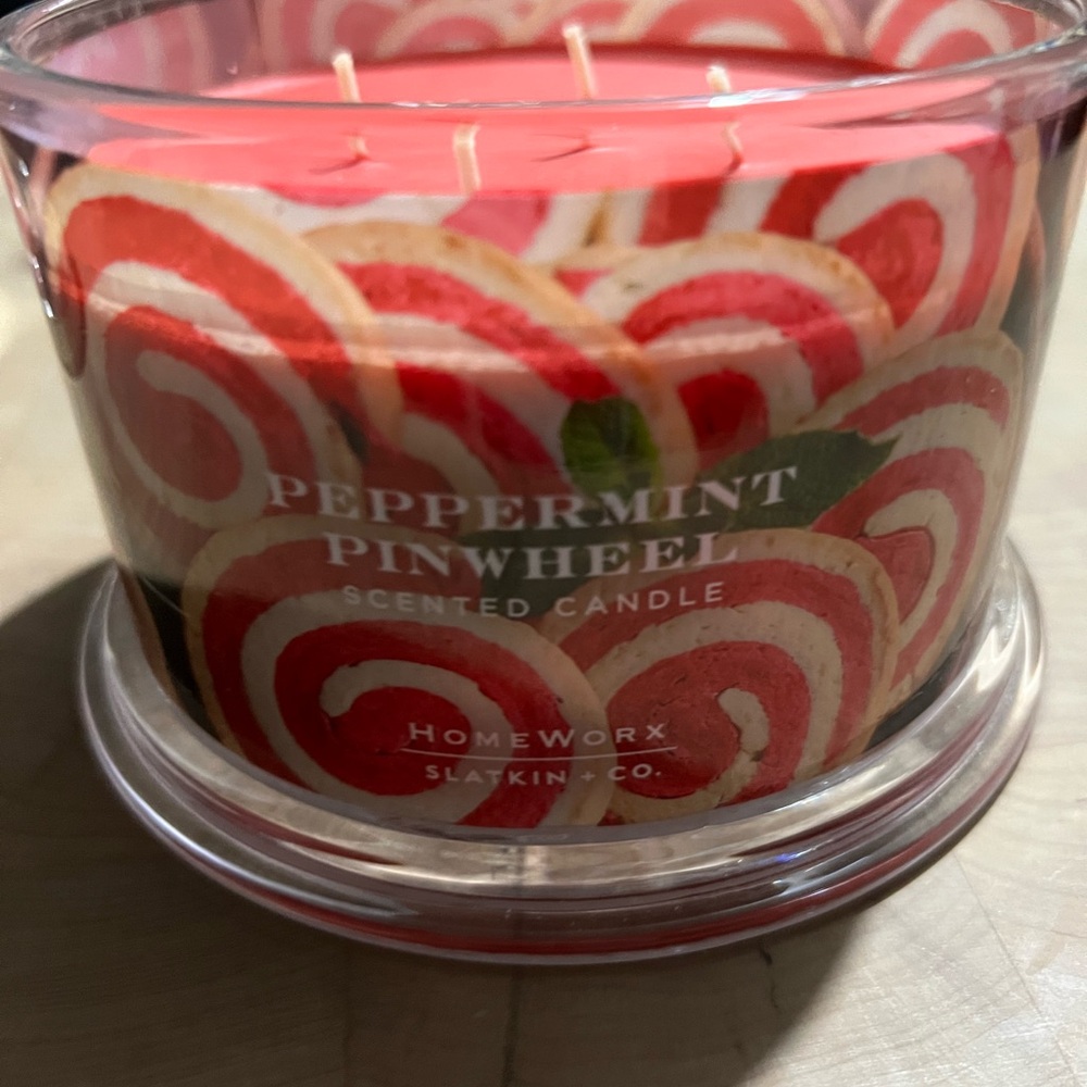 HomeWorx Peppermint Pinwheel Scented Candle - Red and White